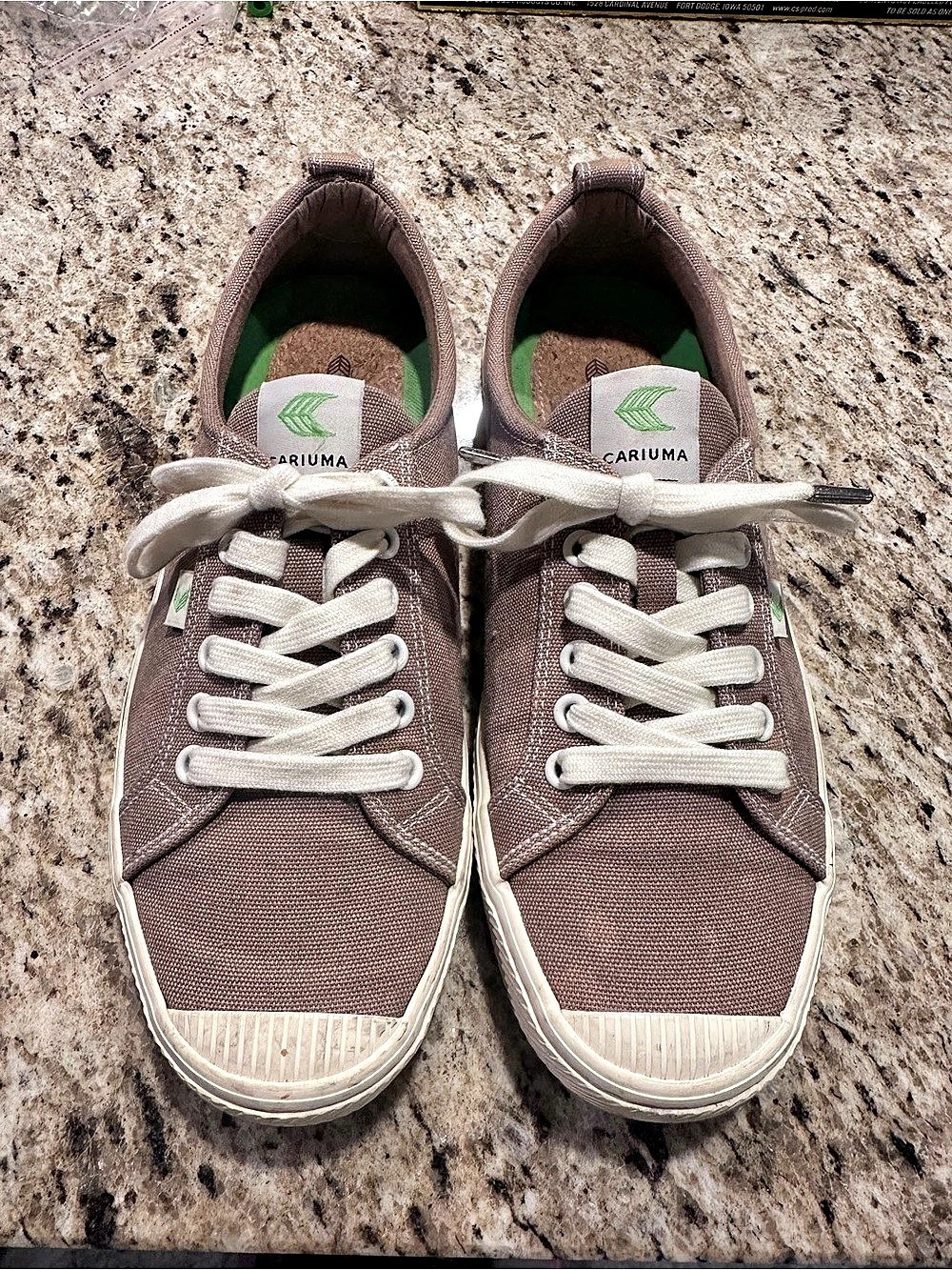 Cariuma OCA Low Canvas Brown & White Sneakers US 8 D